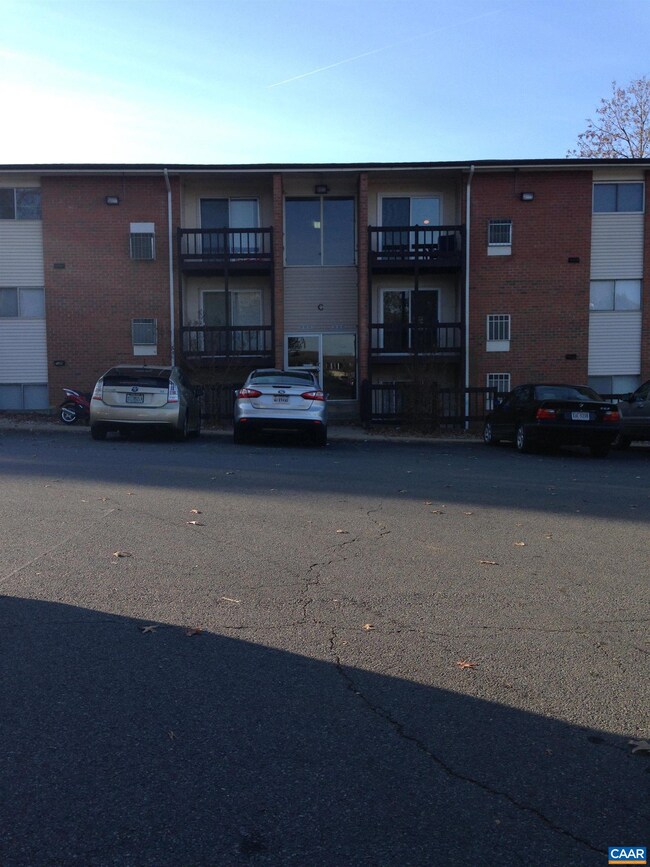 1215 Wertland St unit C24, Charlottesville, VA 22903 - photo 4