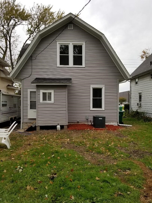 811 F St, La Porte, IN 46350 - photo 2