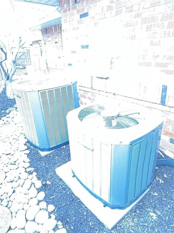 601 Ludo Cir, Hurst, TX 76054 - photo 7