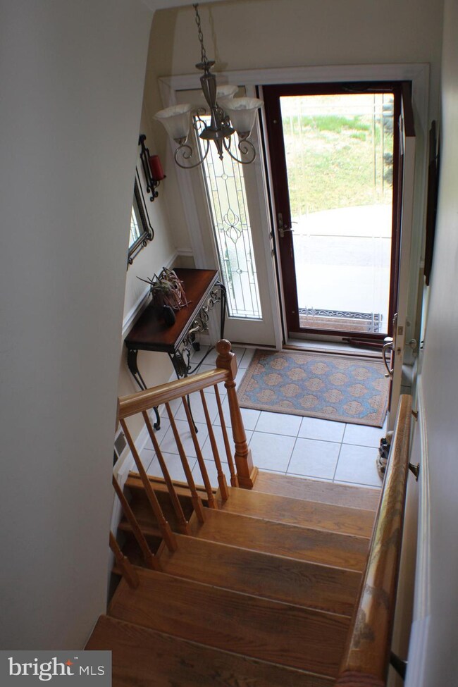 4805 Hilltop Ct, Nottingham, MD 21236 - photo 7