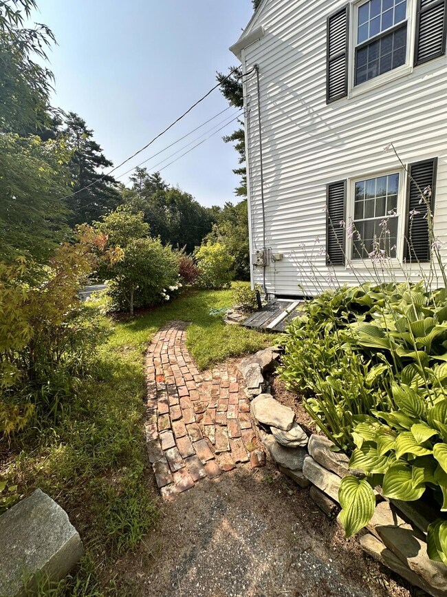 316 Middlesex Rd, Topsham, ME 04086 - photo 5