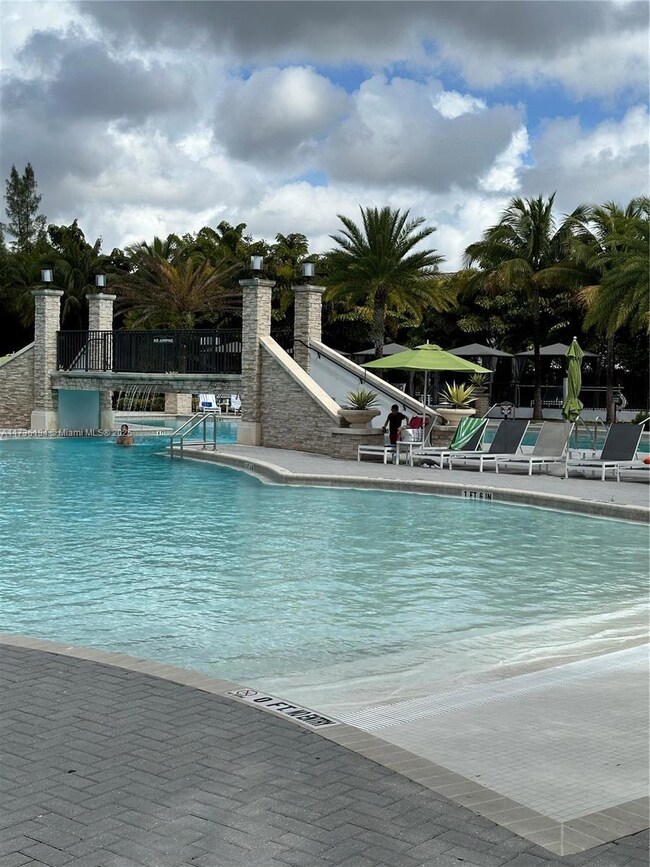 Club Pool