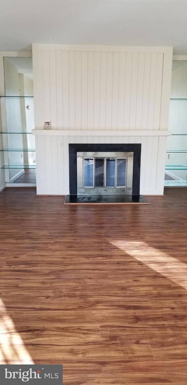 10547 Twin Rivers Rd unit C1, Columbia, MD 21044 - photo 2