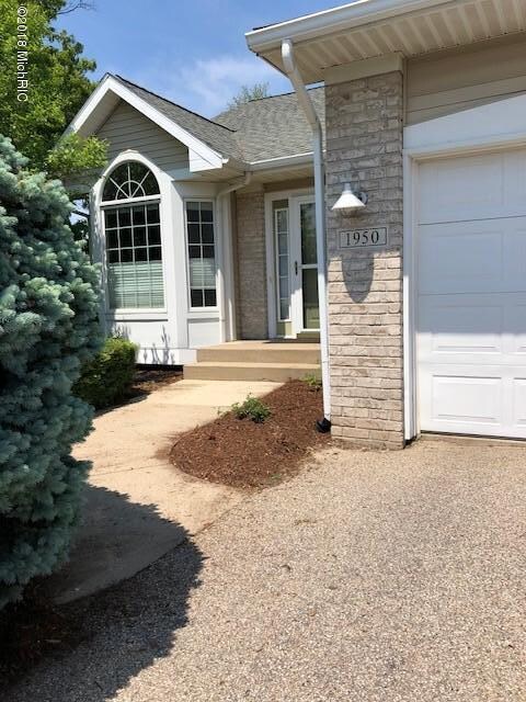 1950 Dunlin Ct NE unit 7, Grand Rapids, MI 49505 - photo 2