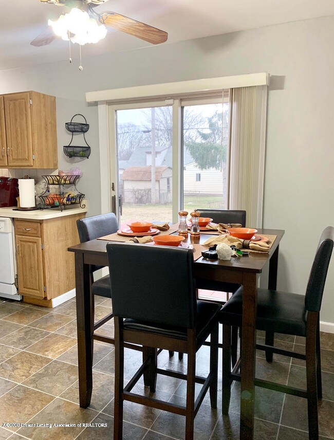 3601 Brighton Dr, Lansing, MI 48911 - photo 6