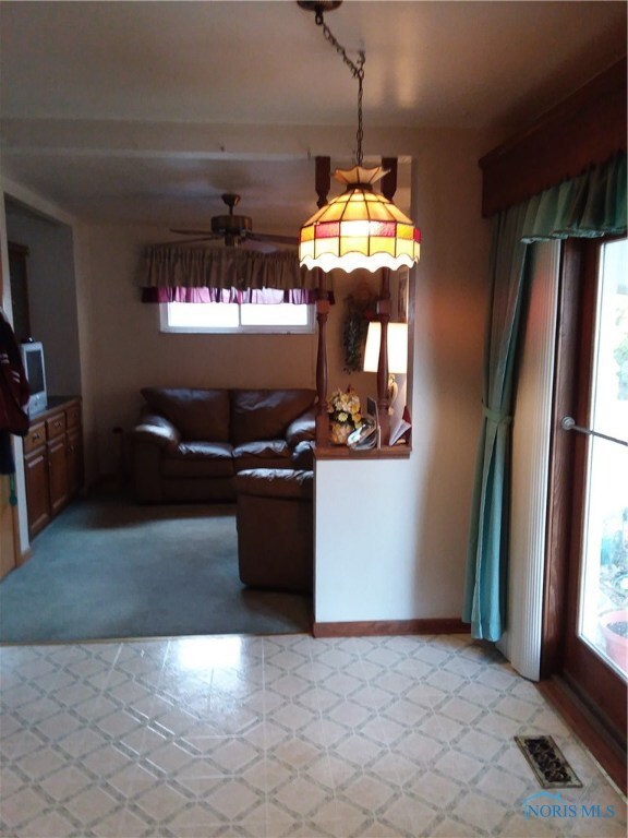 4452 Helmond Ct, Toledo, OH 43611 - photo 7