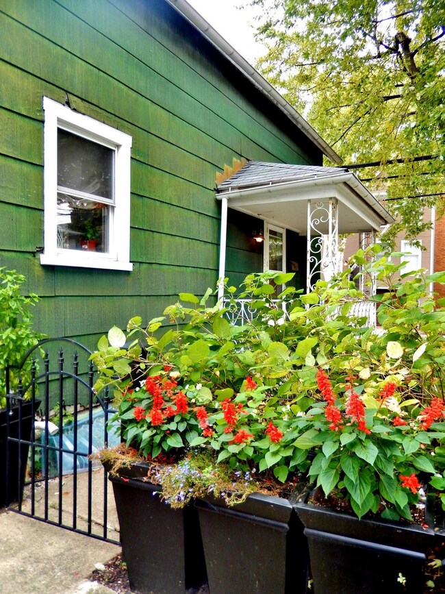 871 S Lazelle St, Columbus, OH 43206 - photo 2