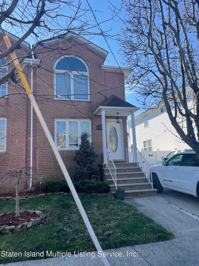292 Malvine Ave, Staten Island, NY 10309 - photo 2