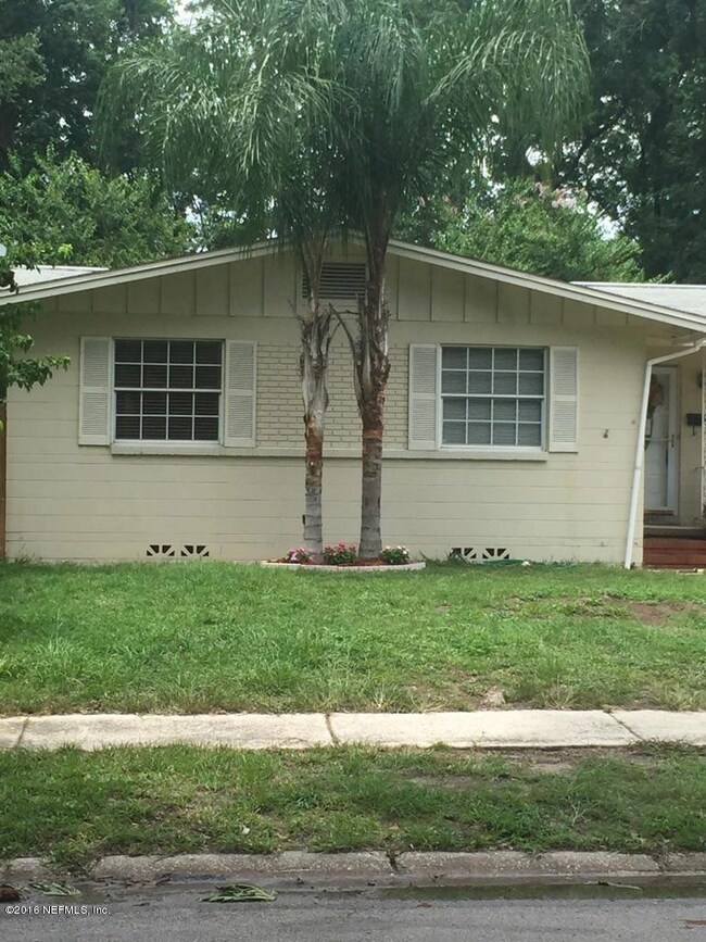 727 Grove Park Blvd, Jacksonville, FL 32216 - photo 5