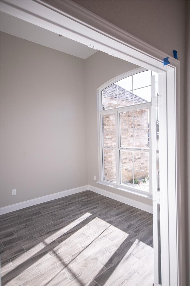 1204 Harley Ct, Ennis, TX 75119 - photo 3