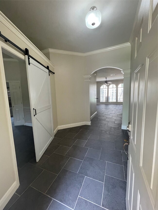 25722 Bearborough Dr, Spring, TX 77386 - photo 2