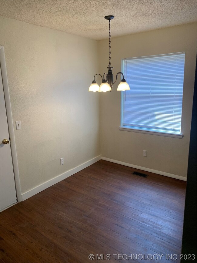 617 W Mike Ave, Sapulpa, OK 74066 - photo 5