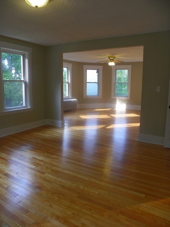 322 Ashburnham St, Fitchburg, MA 01420 - photo 2