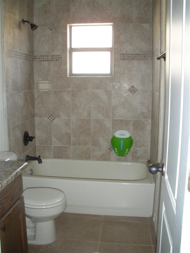 606 Waxwing Cedar Dr, Laredo, TX 78045 - photo 6