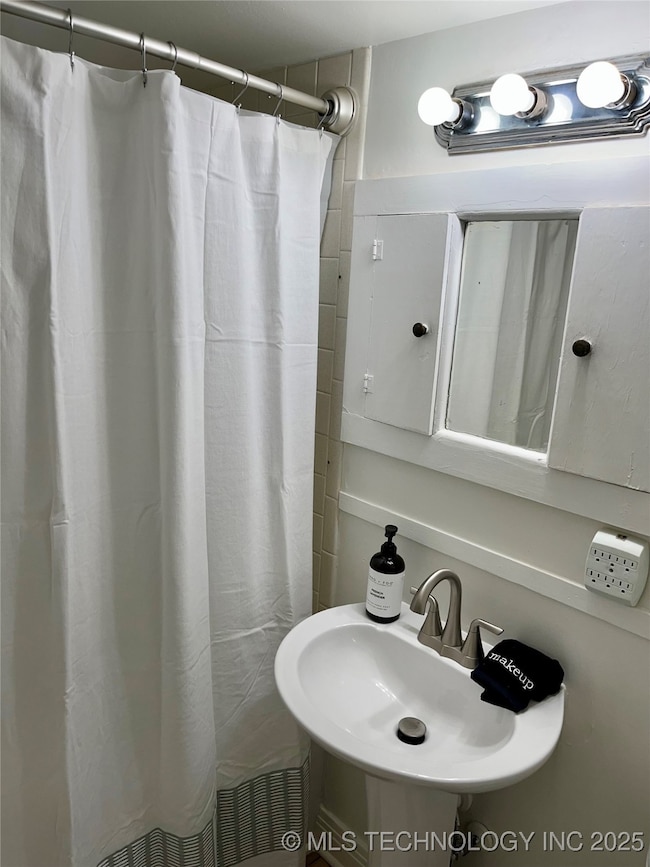 unit B bath