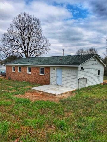 2324 Maplewood Dr, Gastonia, NC 28052 - photo 3