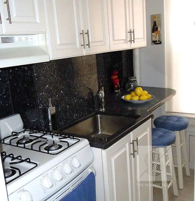 321 E 54th St unit 5F, New York, NY 10022 - photo 3