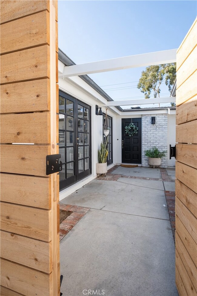 268 Hanover Dr, Costa Mesa, CA 92626 - photo 5