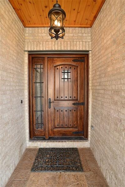 What a statement walking up to this front door