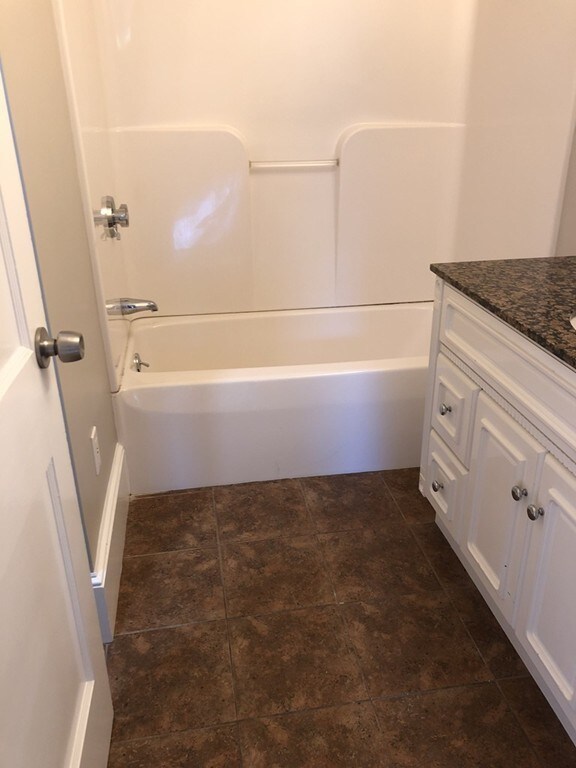 32 Hough Rd, Lawrence, MA 01843 - photo 5