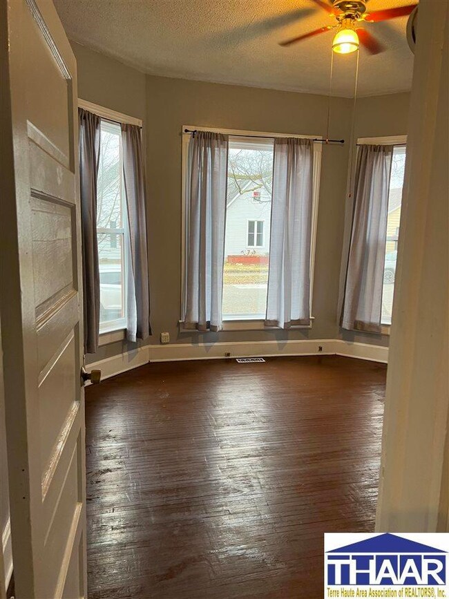 61 S 18th St, Terre Haute, IN 47807 - photo 4