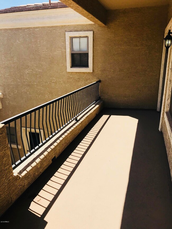 kelly balcony2