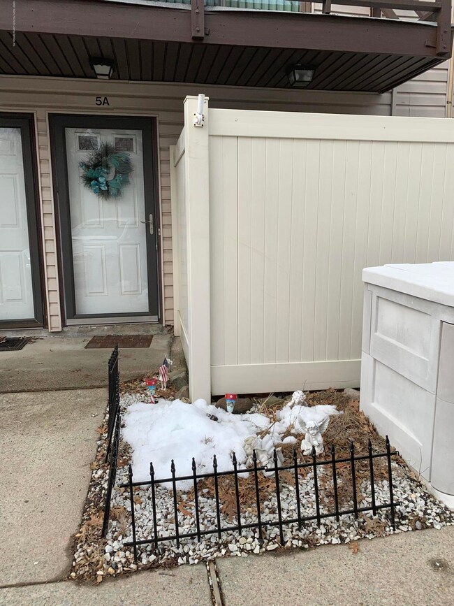 4199 Amboy Rd unit 5A, Staten Island, NY 10308 - photo 2