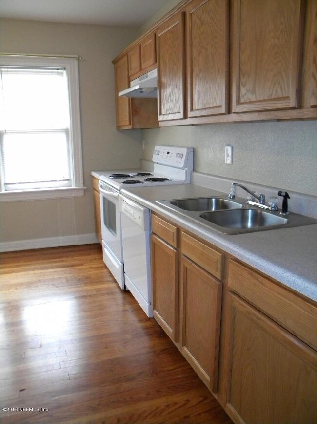 3953 Herschel St unit 3953 U, Jacksonville, FL 32205 - photo 3