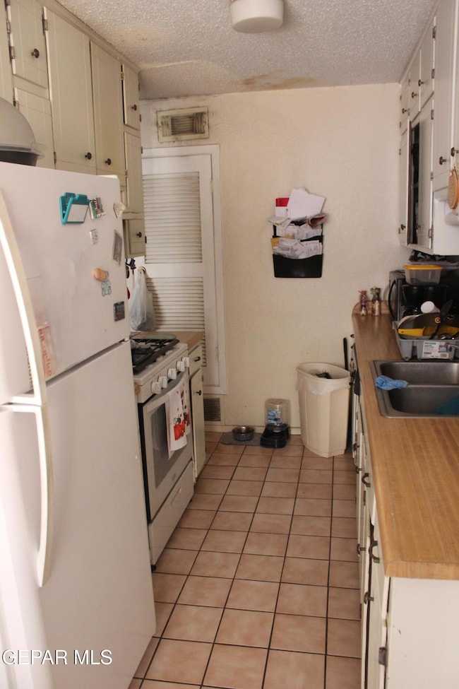 6443 Pizarro 6443 & 6445 Dr, El Paso, TX 79912 - photo 5