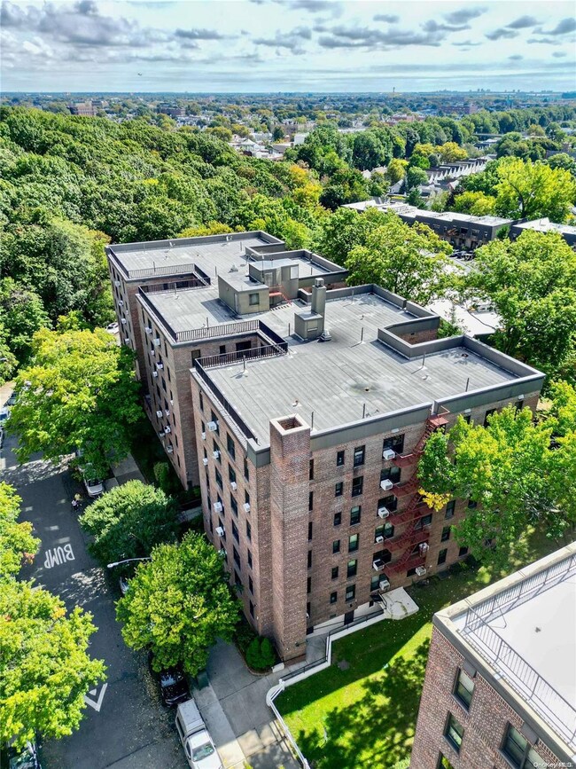 Forest Park Co-Ops unit 1A, Woodhaven, NY 11421 - photo 3