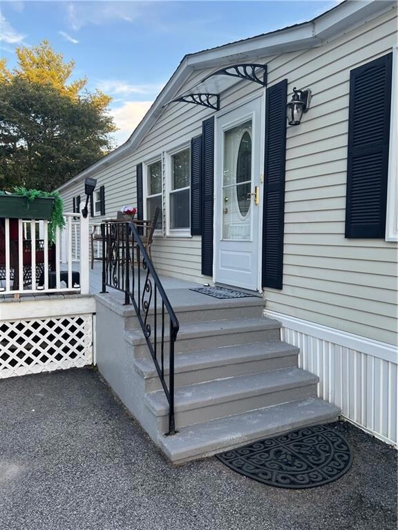 805 Forest Park, Middletown, RI 02842 - photo 5