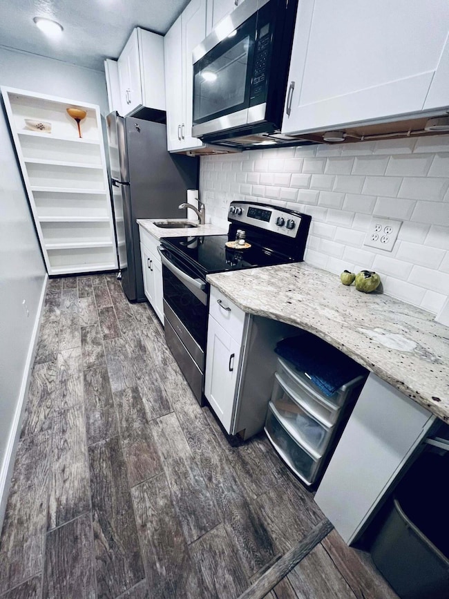 Welcome to 3037 La Vista Drive!