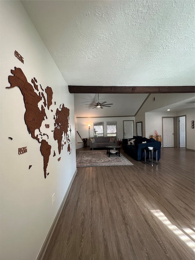 412 Colonial Dr, Friendswood, TX 77546 - photo 2