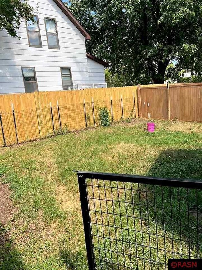 122 N Payne St, New Ulm, MN 56073 - photo 2