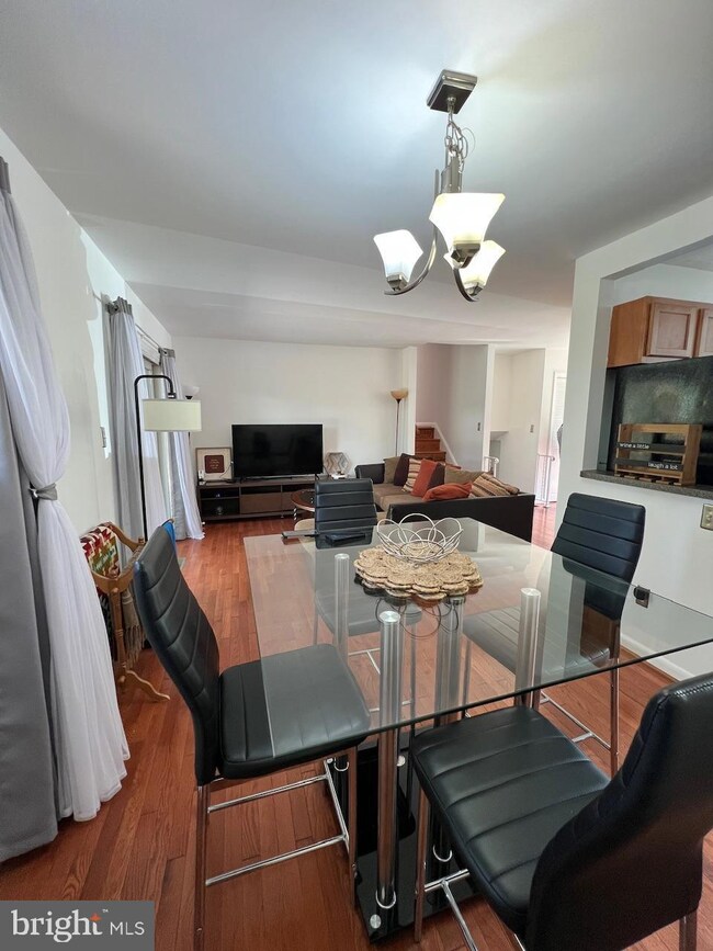 9004 Brightlea Ct, Lanham, MD 20706 - photo 5