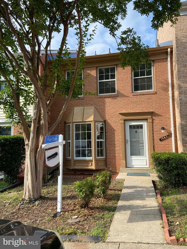 1983 Mayflower Dr, Woodbridge, VA 22192 - photo 2