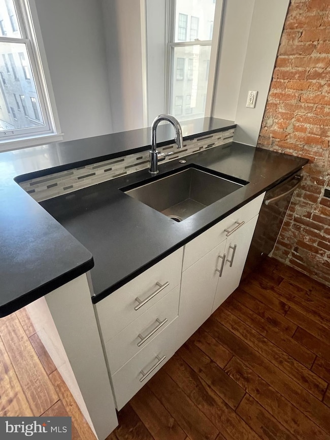 126 S 16th St unit 3F, Philadelphia, PA 19102 - photo 4