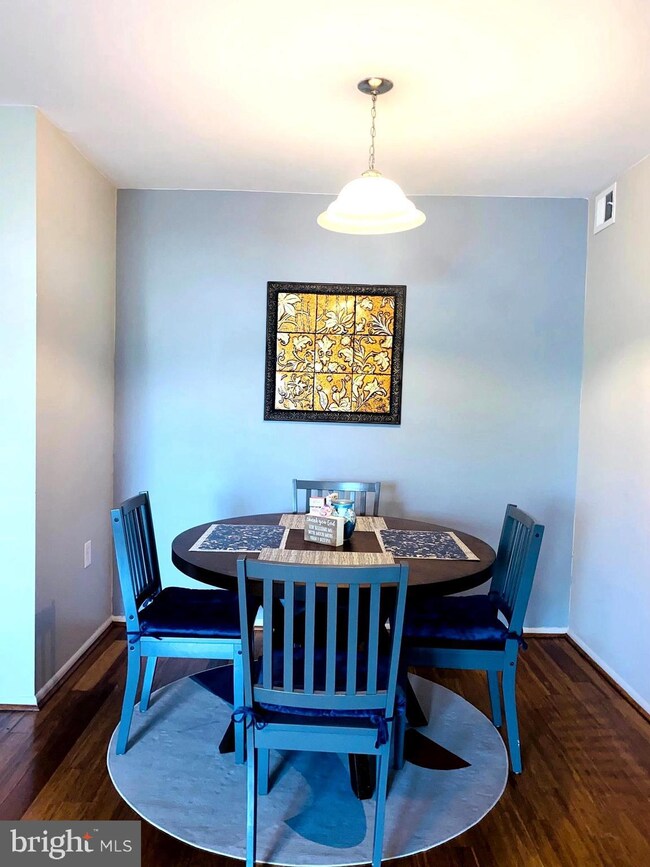 5758 Village Green Dr unit F, Alexandria, VA 22309 - photo 4