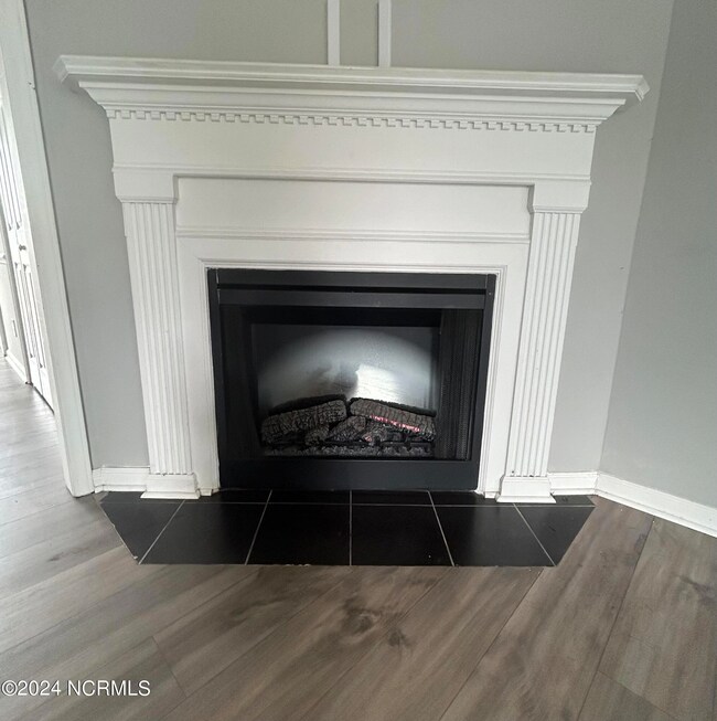 2300 Vineyard Dr Fireplace