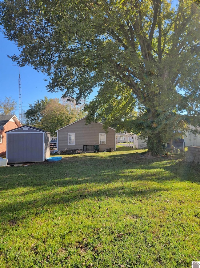 301 E 13th St, Benton, KY 42025 - photo 2