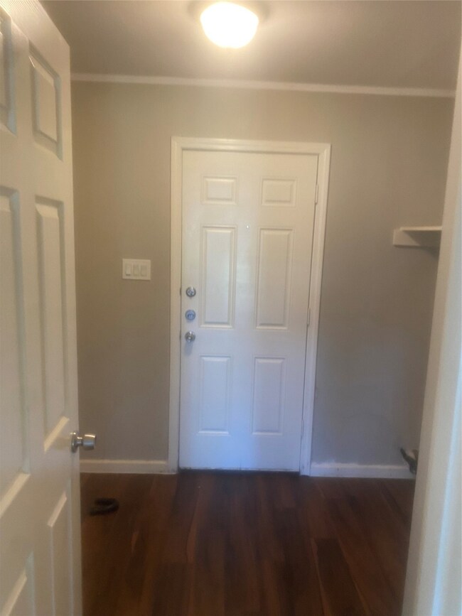 1074 South Ln unit B, Houston, TX 77088 - photo 6