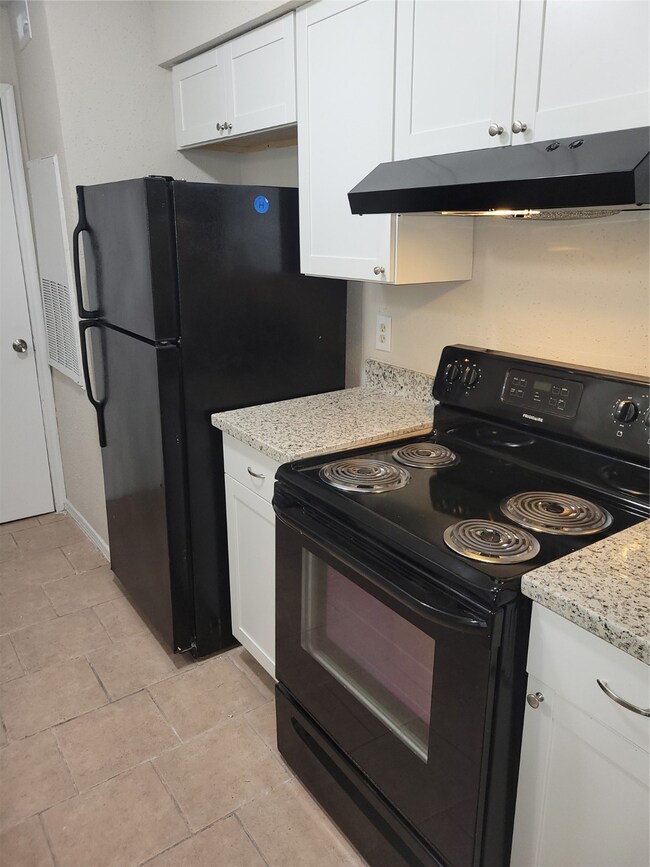 9700 Leawood Blvd unit 1501, Houston, TX 77099 - photo 3