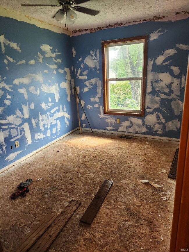 5920 S Phyllis St, Bloomington, IN 47403 - photo 4