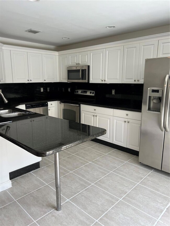 5052 NW 116th Ave, Doral, FL 33178 - photo 5