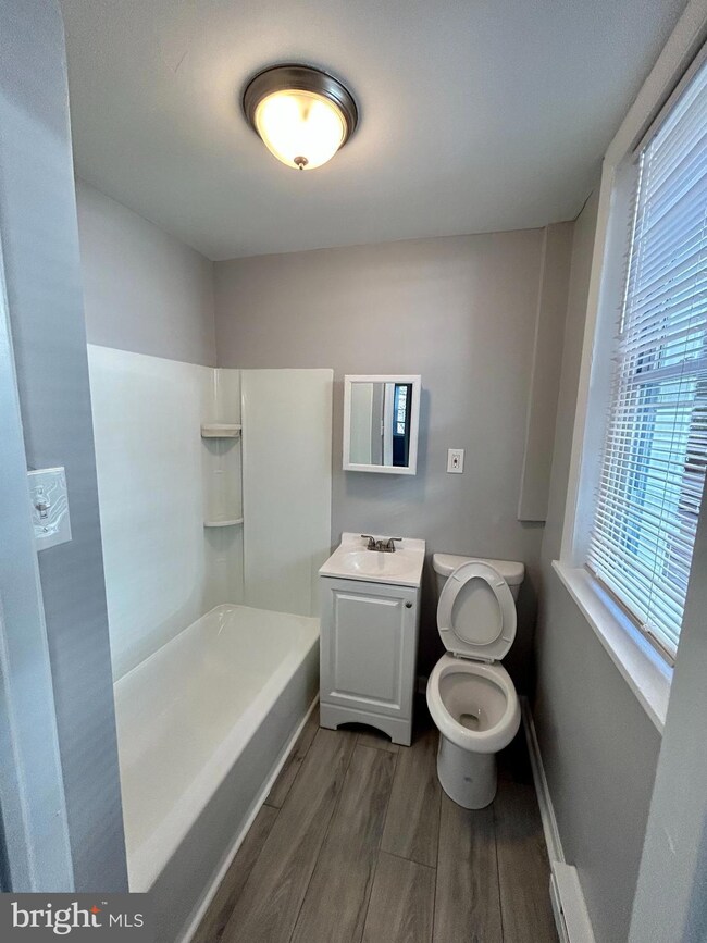 423 Main St unit B, Darby, PA 19023 - photo 5