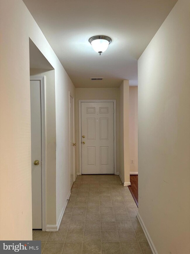 16262 Taconic Cir, Dumfries, VA 22025 - photo 7