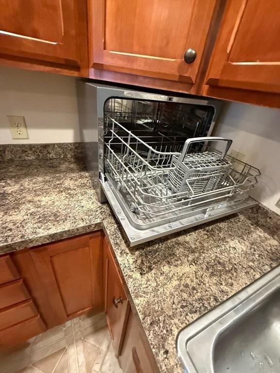 17 Mountain St unit B, Haydenville, MA 01039 - photo 5