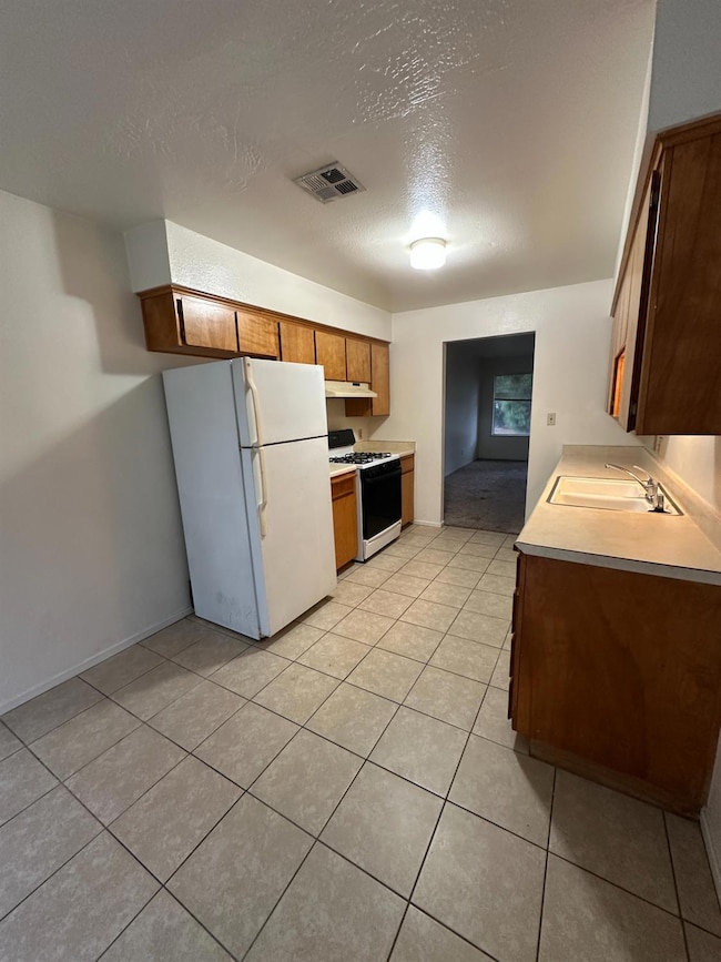 461 Minnewawa Ave unit 101, Clovis, CA 93612 - photo 5