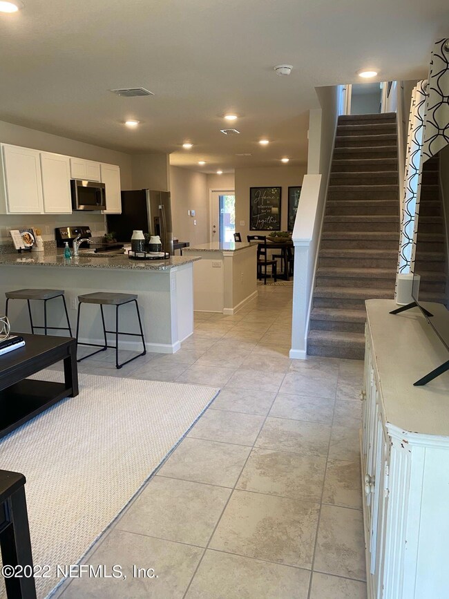 5982 Creekside Crossing Dr, Jacksonville, FL 32210 - photo 6