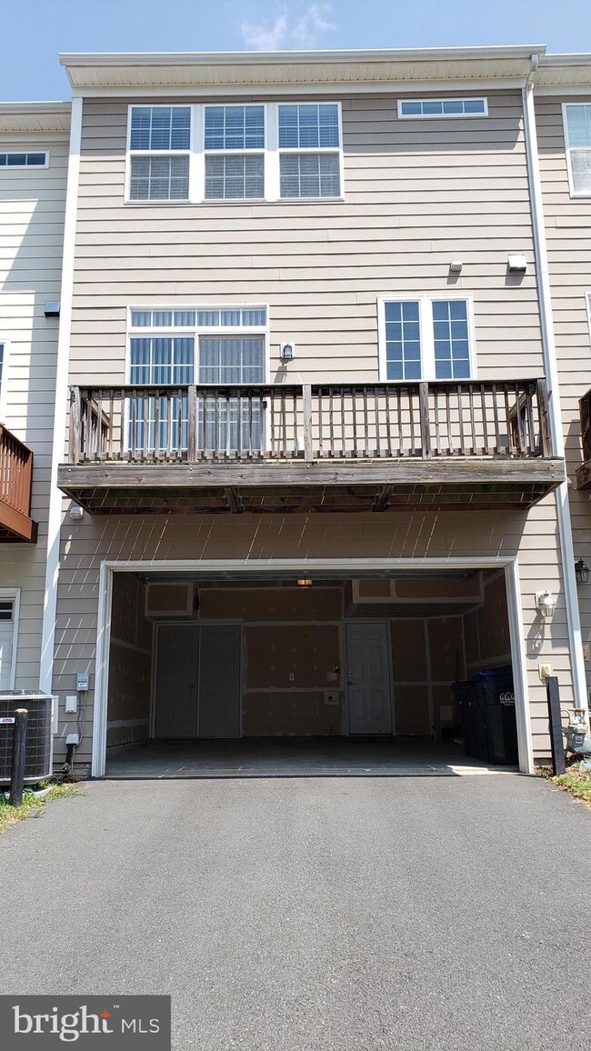 42753 Hay Rd, Ashburn, VA 20147 - photo 2